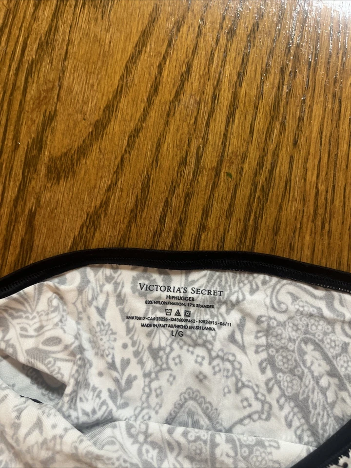 BRAGAS HIPHUGGER NUEVAS CON ETIQUETAS VICTORIA'S SECRET FABULOUS GRANDES PAISLEY SATINADAS LISAS RARAS Foto 4 de 4