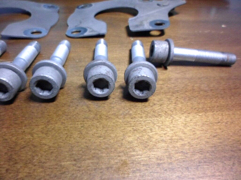 2008 Maserati Quattroporte - Front Hub Bolt Set