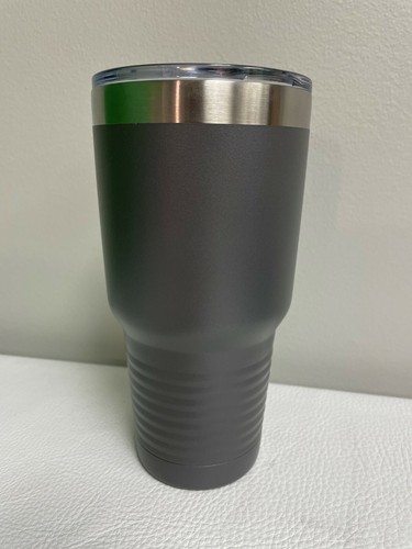 Tazas de viaje con logotipo misterioso de la colección Winston con doble aislamiento 30 oz se adapta a portavasos - Imagen 10 de 11