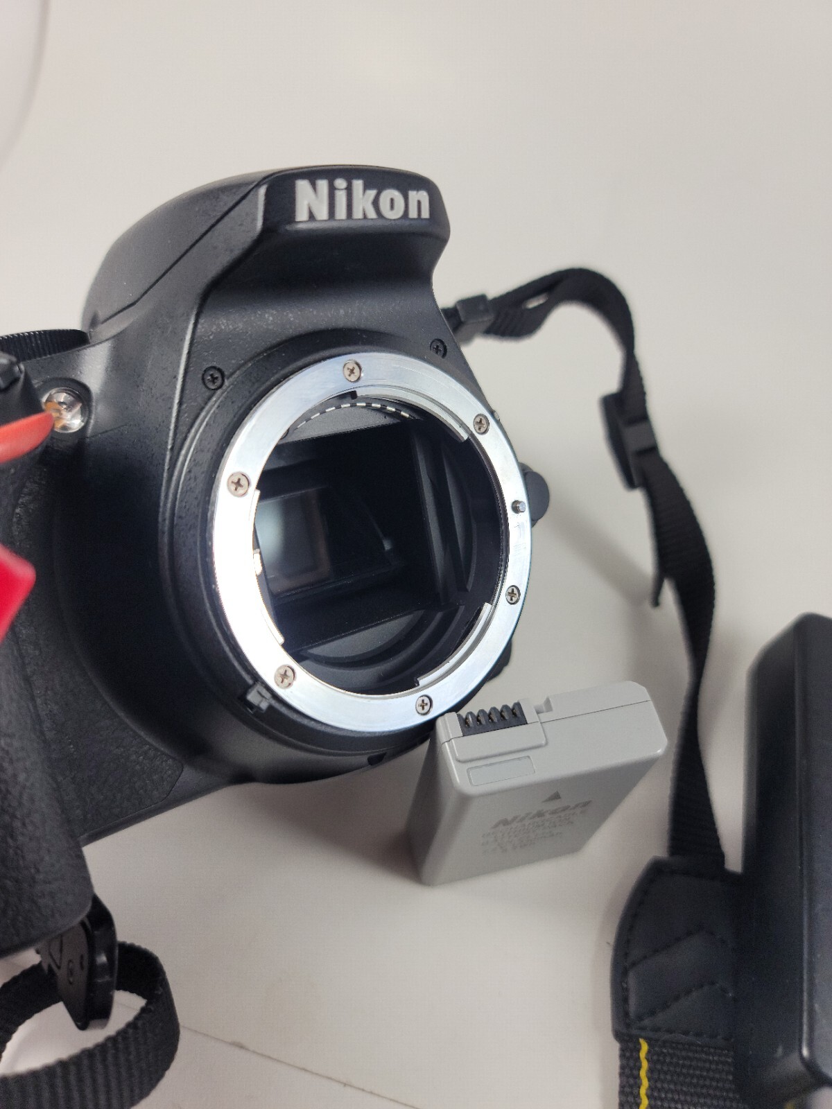 Nikon D5600 24MP DSLR Digital SLR Camera w/ 1855mm AF P VR Lens *READ