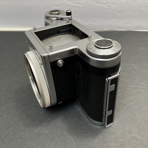 Praktisix II 6x6 medium format camera body ( for parts ) - Picture 9 of 17