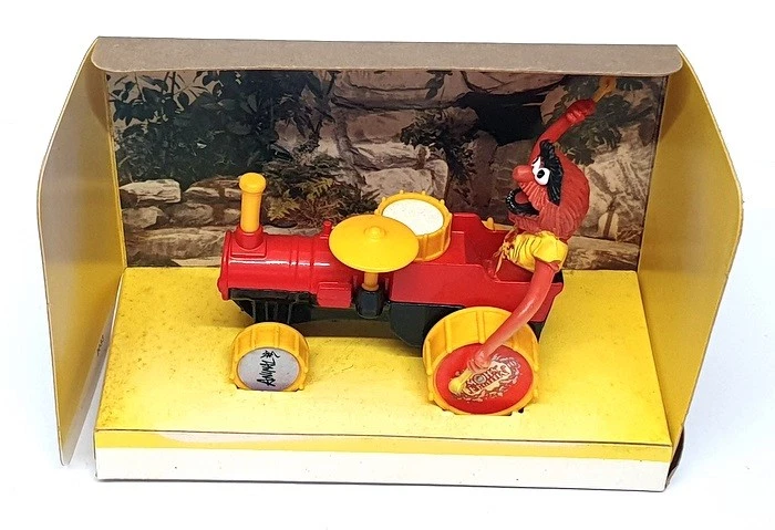 Corgi Appx 8.5cm Long 2033 - The Muppet Show Animal Vehicle - Red/Yellow - Image 4 of 4