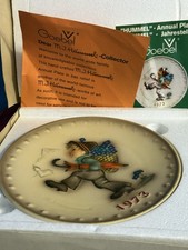 Goebel Hummel Annual Collector Plate 1973 Bas Relief Porcelain