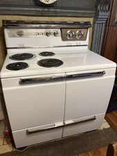 Fabulous Mid-Century Vintage Hotpoint Electric Stove, White w/Chrome
