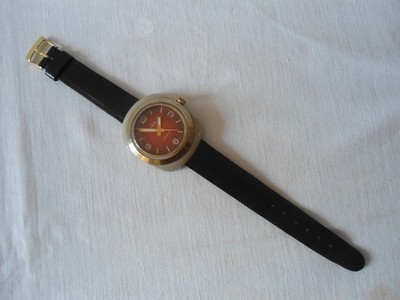 Ruhla  Tropicalized  seltenes Zifferblatt  Antimagnetic Handaufzug   Made in GDR