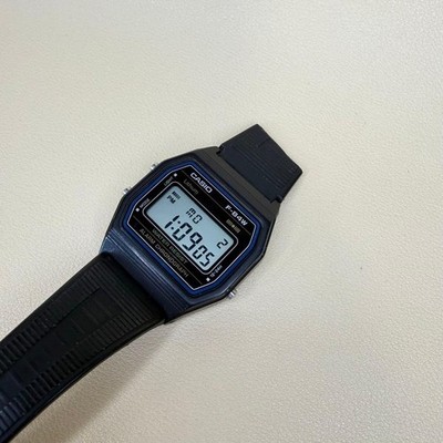 CASIO F-84W Herrenuhr Funk aus Japan