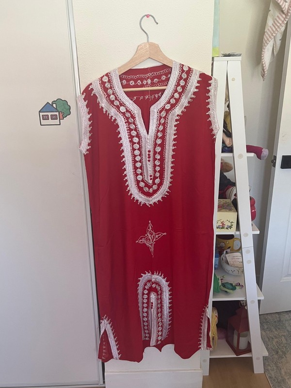 Women Red & White Embroidered Kaftan Long Tunic Dress, One Size, Adult