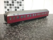 OO GAUGE UNBRANDED TRANSCONTINENTAL RED COACH VGC