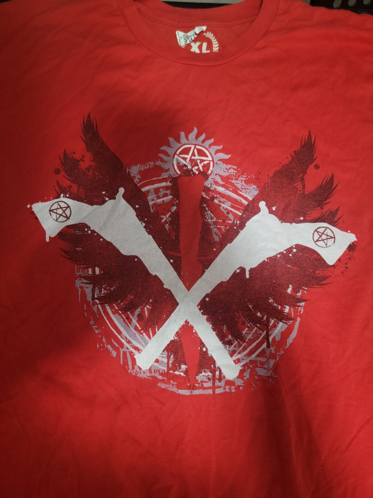 Silhouette of Castiel Mens T-shirt Supernatural Winchester Sam Dean