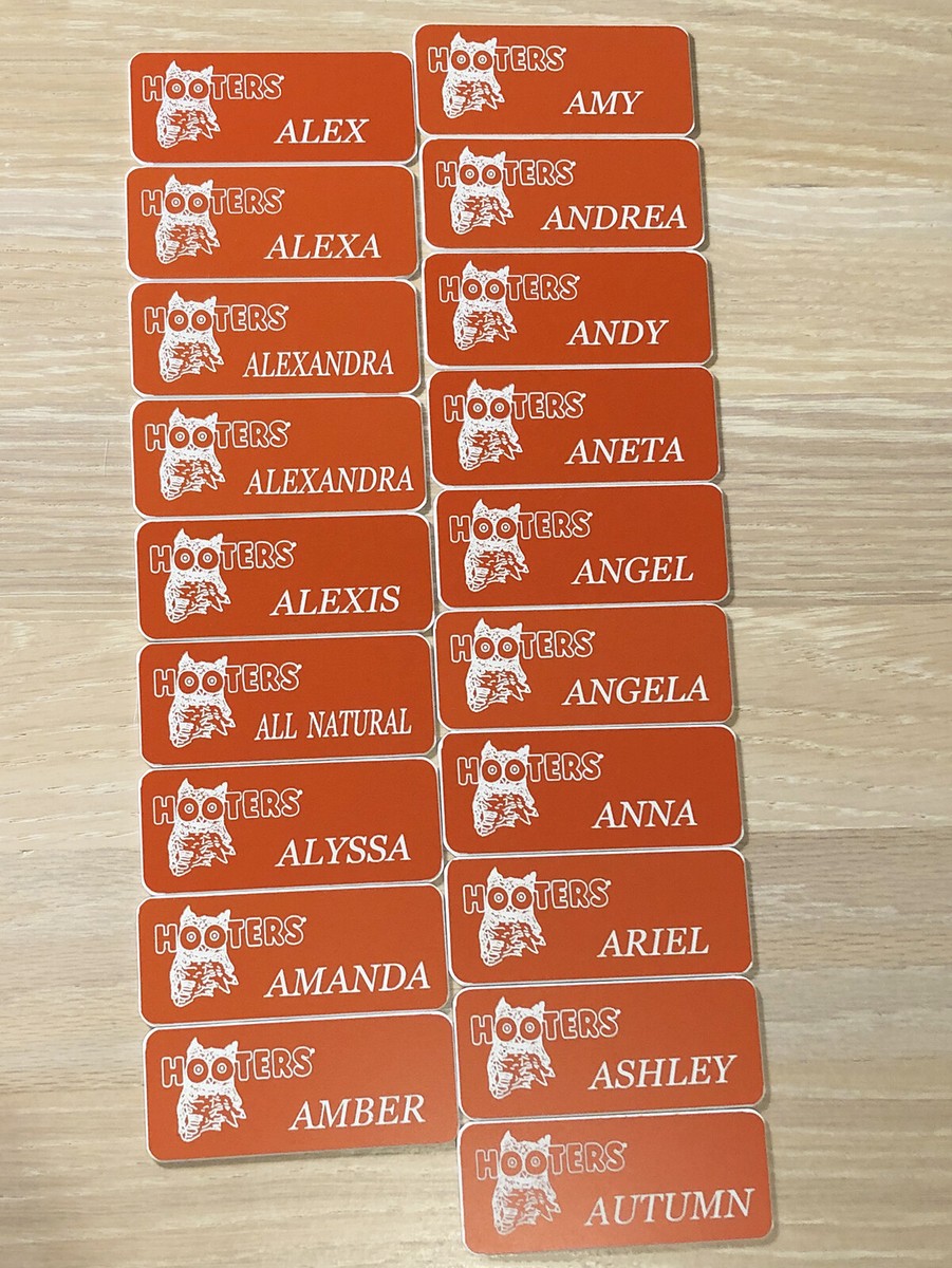 HOOTERS ピンバッジ NEW~ JENNIFER HOOTERS Girl Uniform Collectible Pin Badge Tag