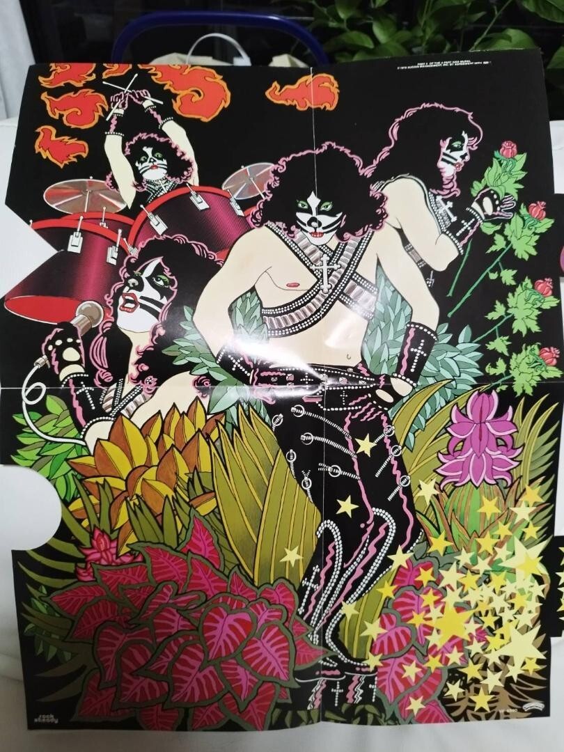 KISS-The Originals II Japan LP Vinyl Set w/all inserts, and masks