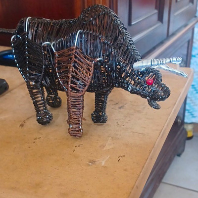 Wire Metal Bull Figurine Sculpture Glossy 3D Black Brown Silver Horns Red Eyes