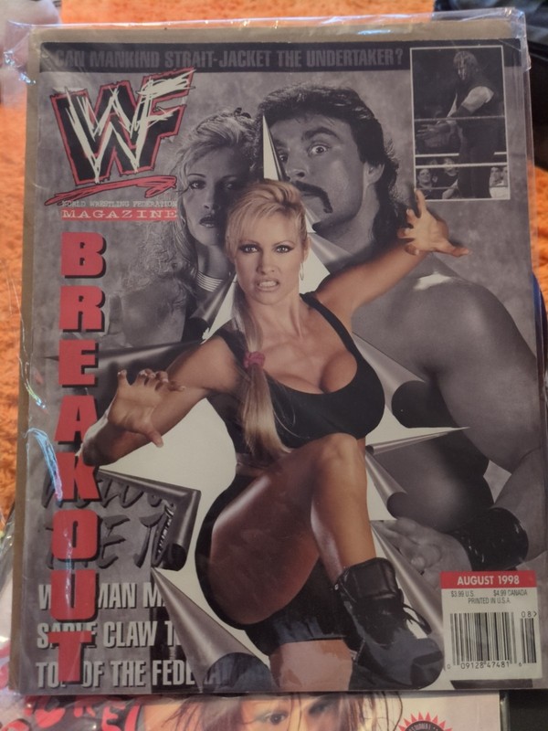 WWF Magazine August 1998 Sable Marc & Rena Mero *Has Poster*    