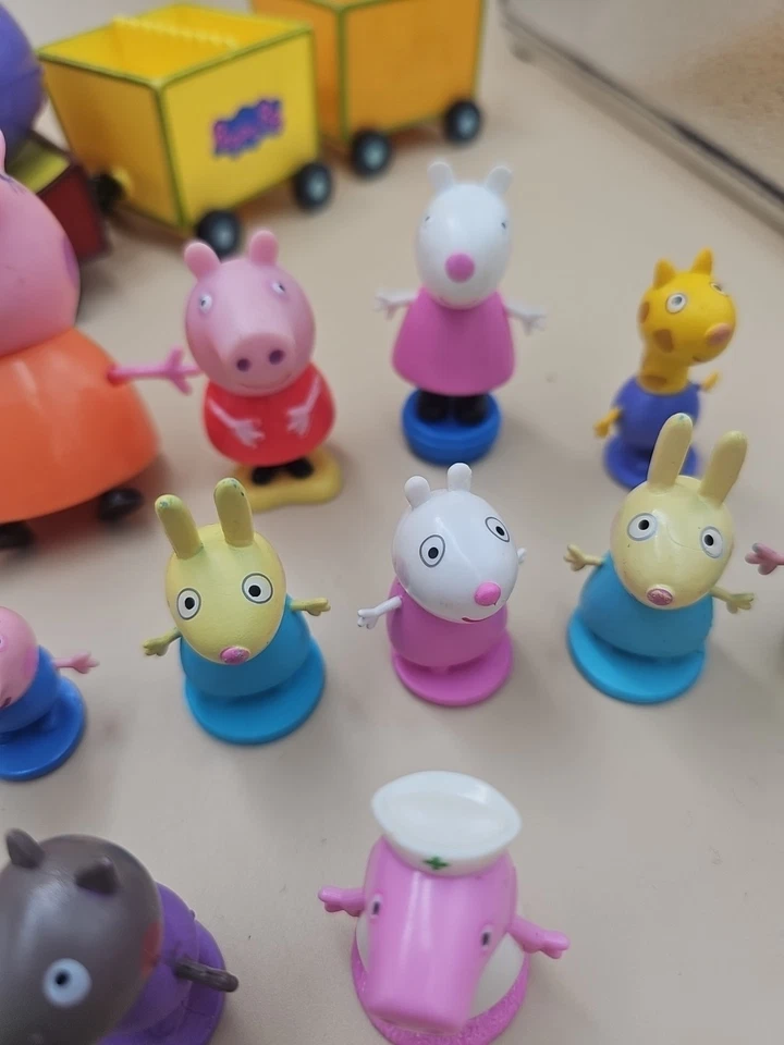Peppa Pig Train And Figures Bundle Figures See All Pics For Condition - image 4 of 4