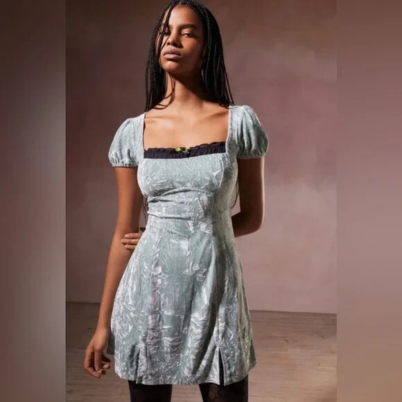 Kimchi Blue Jill Velvet Mini Dress NWOT Size M Green | eBay