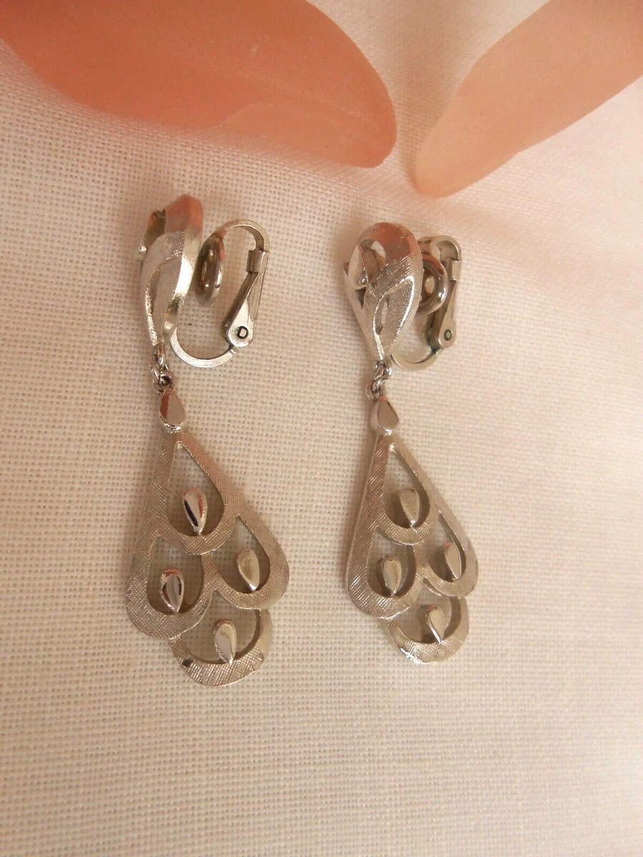 Orecchini A Perno Jilpha In Argento 925 Con Zirconia, Forma Rettangolare Piatta, Chiusura A Vite, Made In Italy