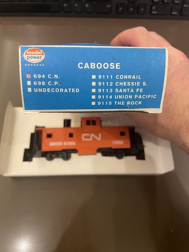 Caboose 694 C.N. - Model Power Ho Scale Canadian National Train Caboose - Picture 12 of 14