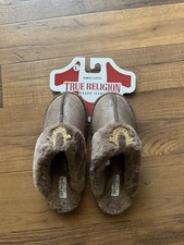 True Religion Women s Slippers Gold Charm Size L 8-9