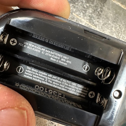 Xumo Smart TV Remote MG3-R34010 2575A 4010 Netflix, Xumo, Prime, PeacockButtons - Picture 2 of 5