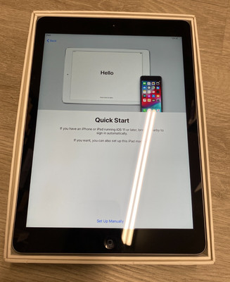 iPad Air A1474 9.7 inch Tablet 16GB 1536 x 2048 px-Silver