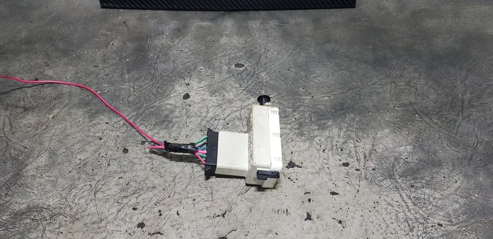 Interruptor de luz de pedal de freno de 4 puertas Chrysler Sebring 2008 56045043ag Foto 3 de 4