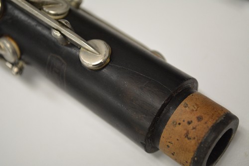 USED BUNDY WOOD Bb CLARINET, USA MODEL, INCLUDES CASE - Picture 3 of 11