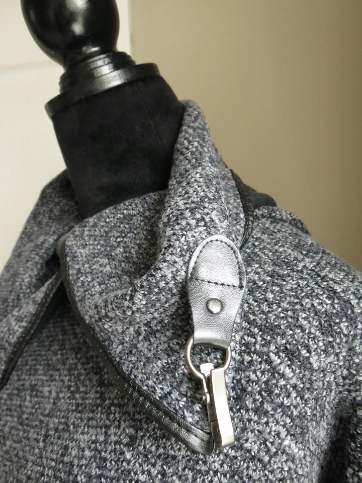 D&Y GRAY,NAVY & BLACK LEATHER LATCHED CAPE-SIZE OSFM - Image 2 of 4