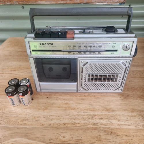 Vintage SANYO 3band RADIO CASSETTE RECORDER M-Z30H WORKS