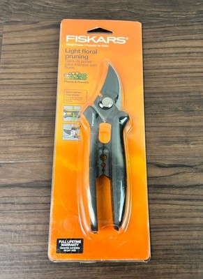 FISKARS PRUNER **Steel Blade, Stem Stripper, Wire Cutter *Model 9926 Damaged Box