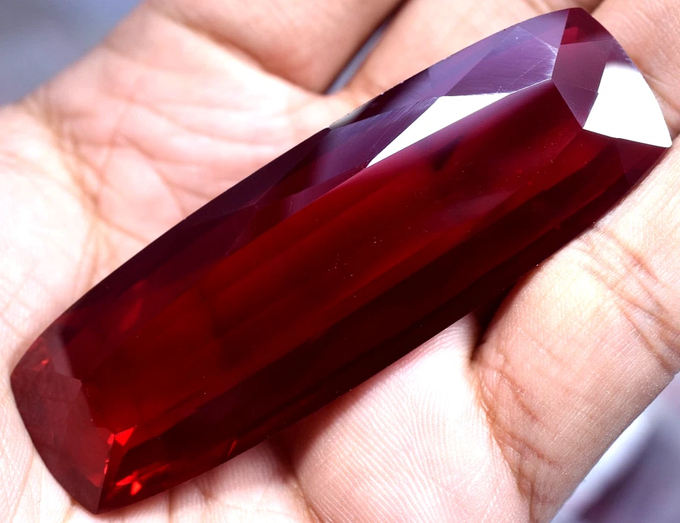 Piedra preciosa suelta natural 220,85 quilates rubí rojo sangre Mozambique certificado GGL Foto 4 de 4