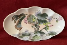 Plato de baratija vintage Toyo Macao pintado a mano con flores de lilly colores vibrantes