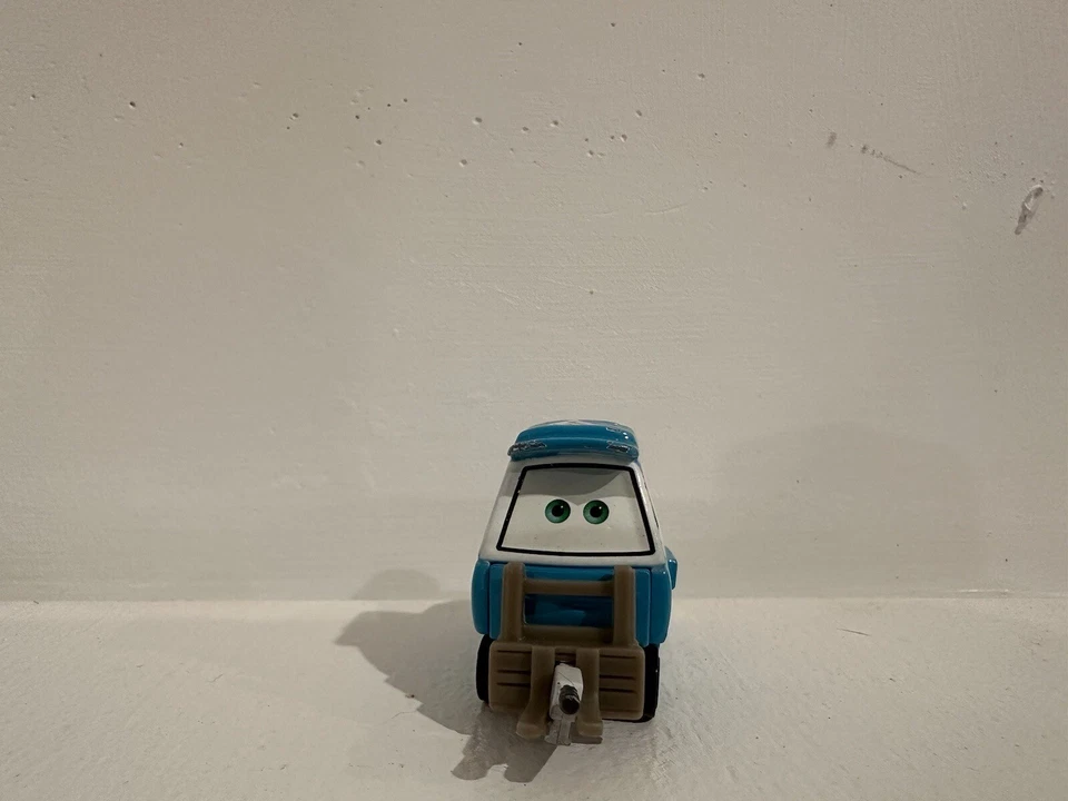 Disney Pixar Cars Bumper Save Pit Crew Wide Pitty Raro Original 1:55 Diecast Foto 3 de 4