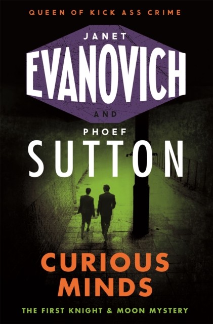 Curious Minds by Janet Evanovich (Paperback Book)