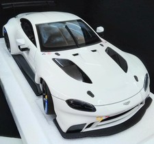 Autoart Vantage GTE 2018 White Aston Martin Model Car