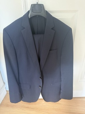 BOSS Hugo Boss Men s Navy Solid Marino Wool Notch Lapel Suit 36S Short