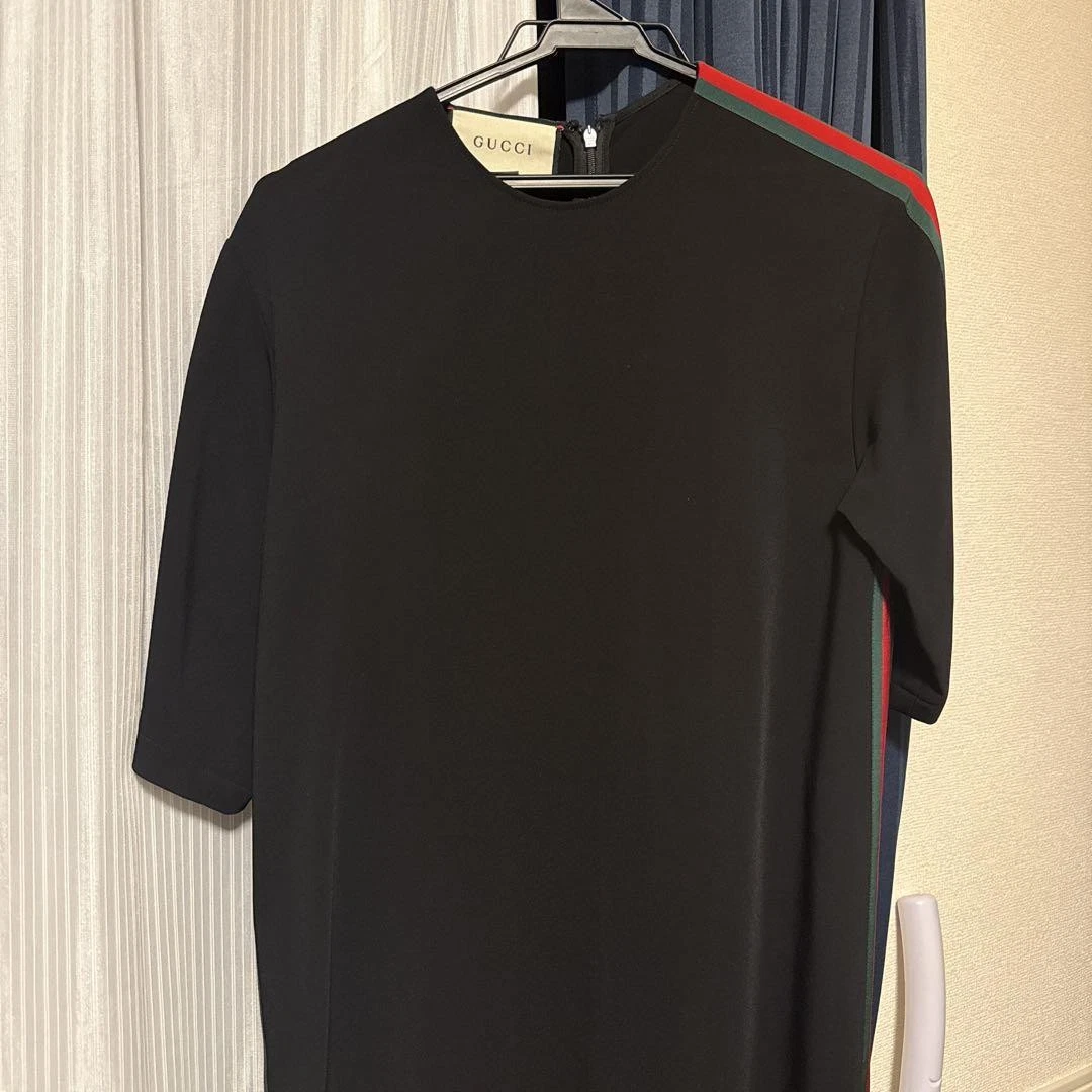 Robe noire à manches courtes rayée femme GUCCI F/S du Japon