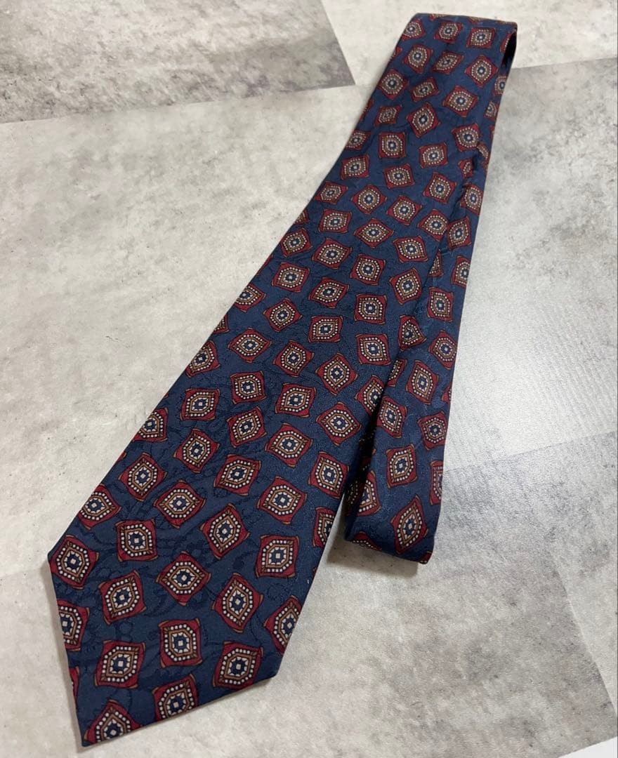 CHANEL Tie Small Pattern Shadow Botanical - image 10