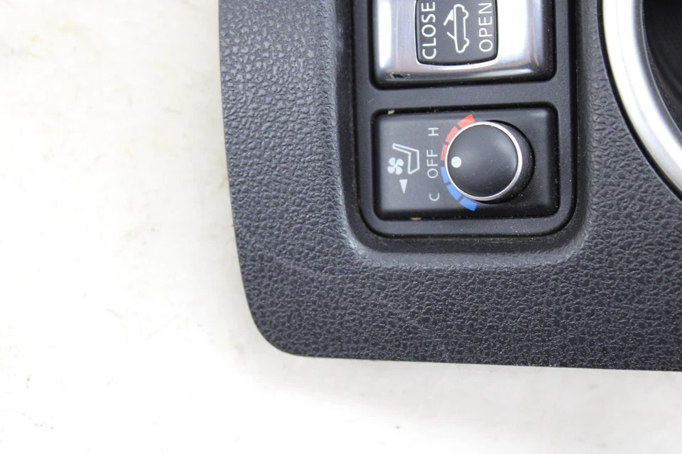 Portavasos convertible Nissan 370z 2010-2020 con controles térmicos/techo OEM MW83 Foto 2 de 4