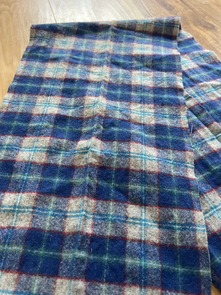 Bufanda vintage Pendleton 100 % lana virgen flecos a cuadros hecha en EE. UU. Foto 4 de 4