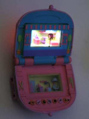 Mattel 2005 Pixel Chix Love to Shop Purse Pet Shop Salon Kids