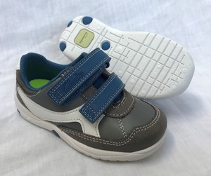 clarks baby shoe fitting