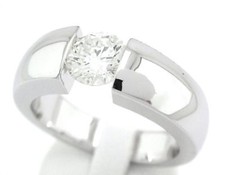 0.75CT ROUND CUT DIAMOND ENGAGEMENT RING TENSION SET