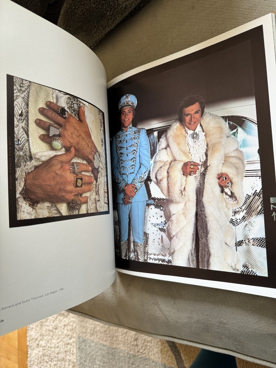 洋書 PHOTOGRAPHS / ANNIE LEIBOVITZ  1970-1990 Annie Leibovitz, Photographs, 1970-1990 : Including a