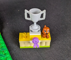 LEGO Friends 3942: Heartlake Dog Show ~ 100% Complete (No manual or Box)