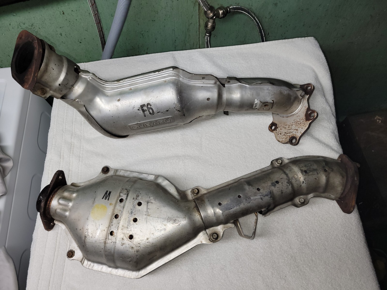 SUBARU WRX STI OEM 20042007 OEM CENTER AND REAR CATALYTIC CONVERTER