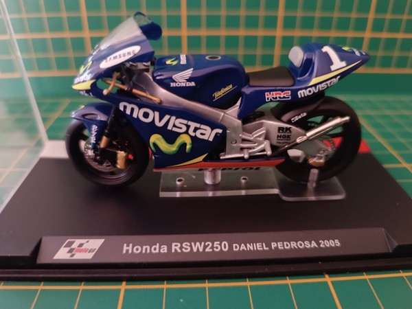 MOTO GP 1/24 HONDA RSW250 - DANIEL PEDROSA  - 2005