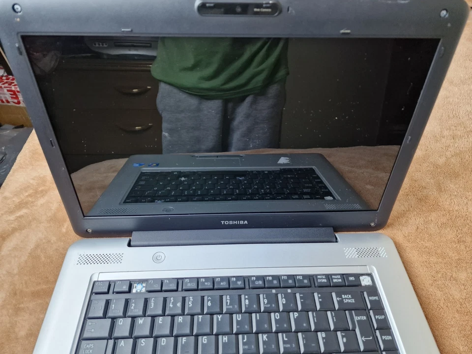 Toshiba Satellite Pro L450-17Q Laptop IC2 Laptop For Parts Read Description - Image 2 of 4