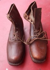 Godillot Galoches chaussures anciennes cuir enfant  semelles  bois, jamais porté