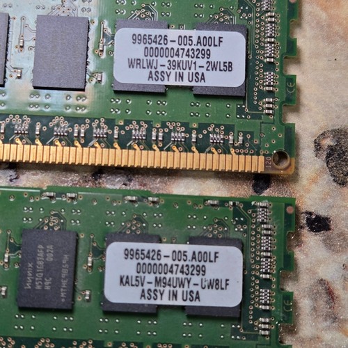 4x 2GB Kingston KVR1333D3D8R9S/2G DDR3 Server RAM Memory - Picture 3 of 4