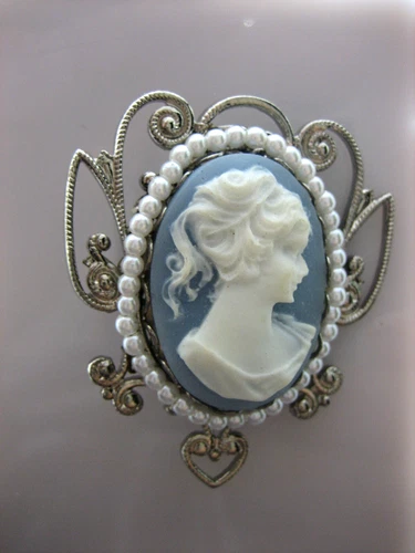 VINTAGE MIRIAM HASKELL SILVER TONE BLUE CAMEO FAUX PEARL BROOCH